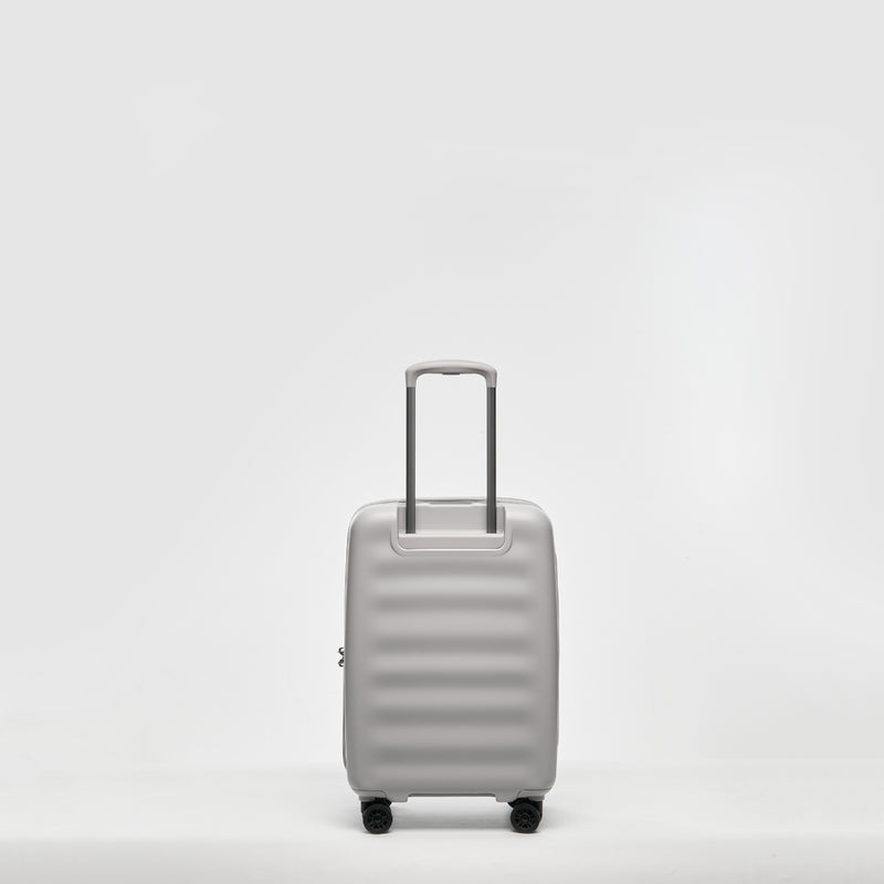 13948132-BACK