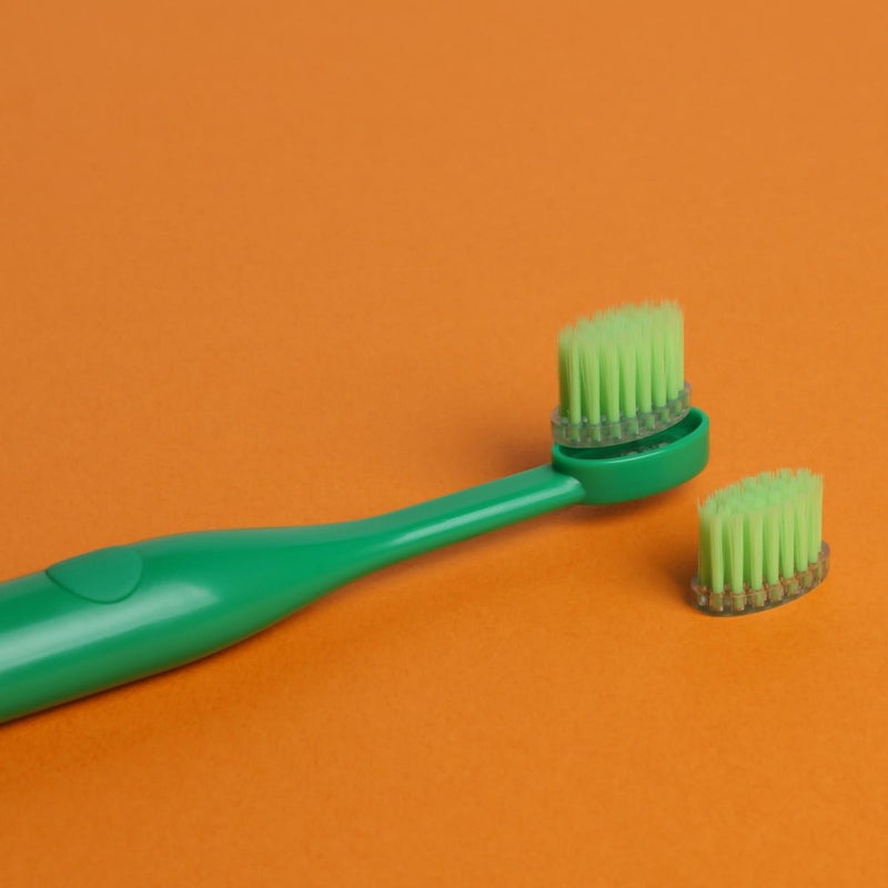 E Flash Ki set preventing tooth decay Toothbrush