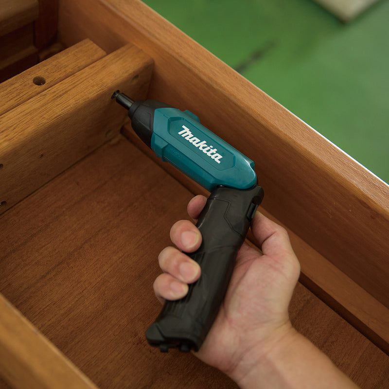 Makita DF001DW 3.6V In-Line Cordless Screwdriver