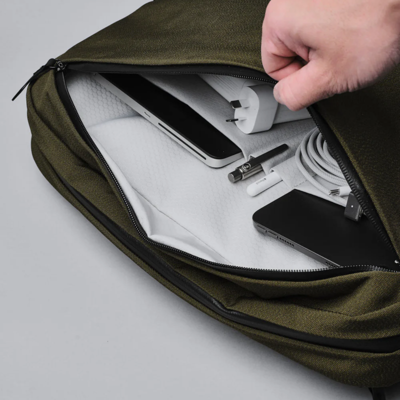 ALPAKA Elements Tech Brief Pro 日常通勤背包 600D