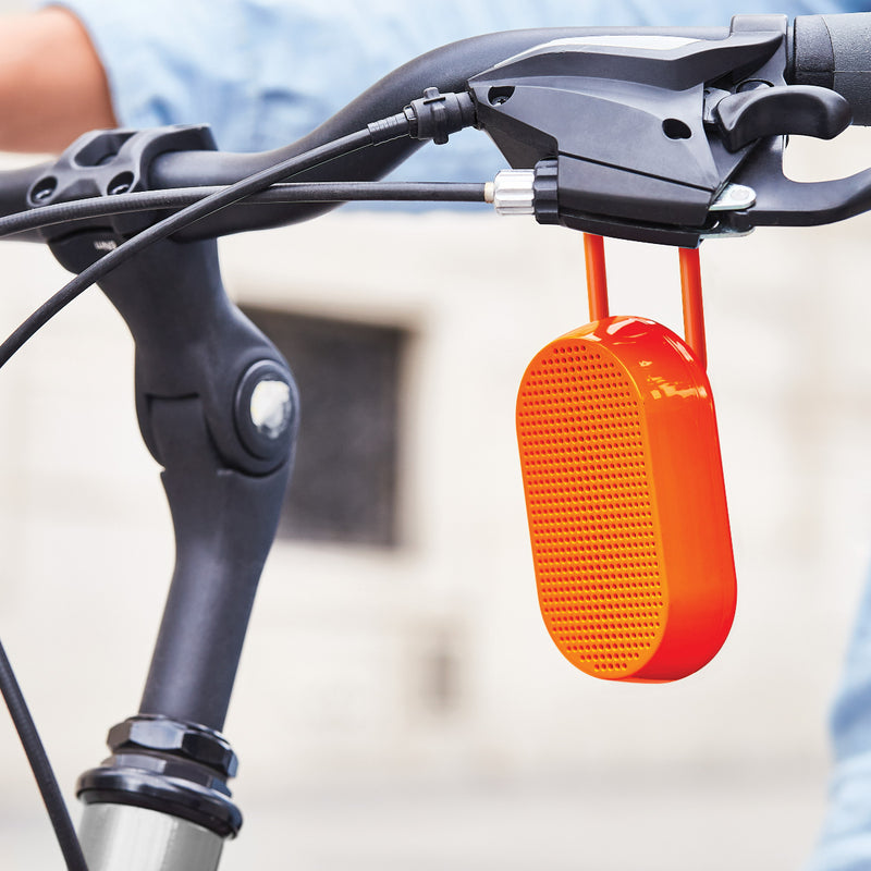 Lexon MINO T BT speaker with integrated carabiner