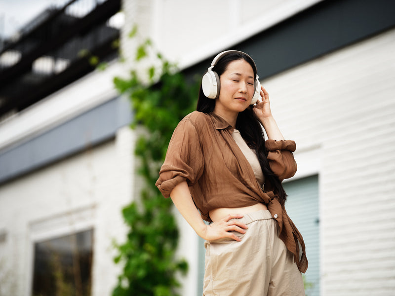 SENNHEISER MOMENTUM 4 Wireless Headphone